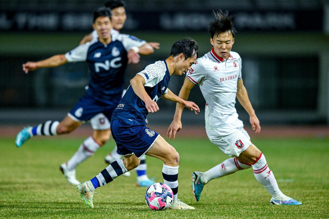 Tại Seoul E-Land, Văn Toàn không ra sân lần nào suốt từ ngày 25/6 đến nay Tại Seoul E-Land, Văn Toàn không ra sân lần nào suốt từ ngày 25/6 đến nay