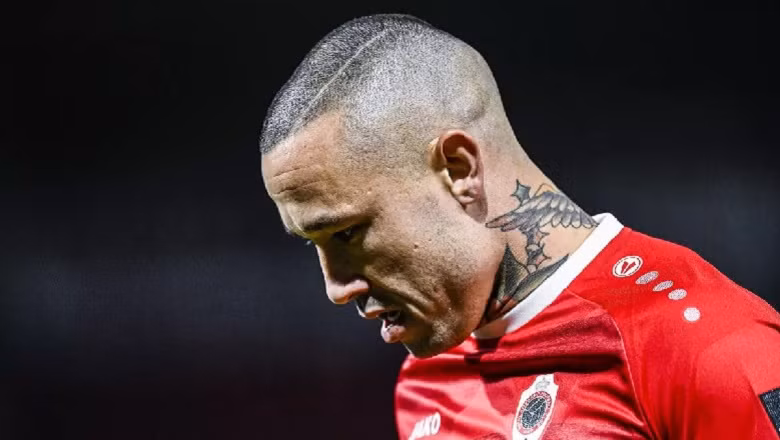 Nainggolan mang trong mình dòng máu Indonesia