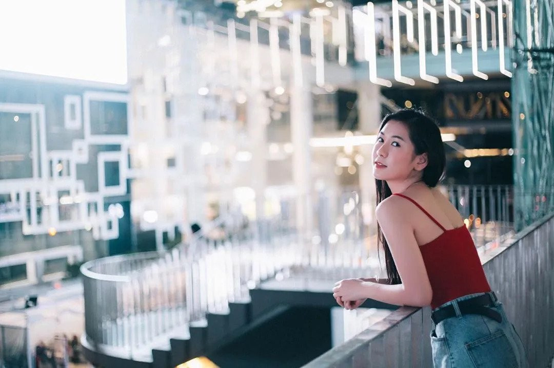 Anh gửi gắm trái tim cho Pattaraphon Sirisapchanan, một ca sĩ kiêm diễn viên tại Thái Lan