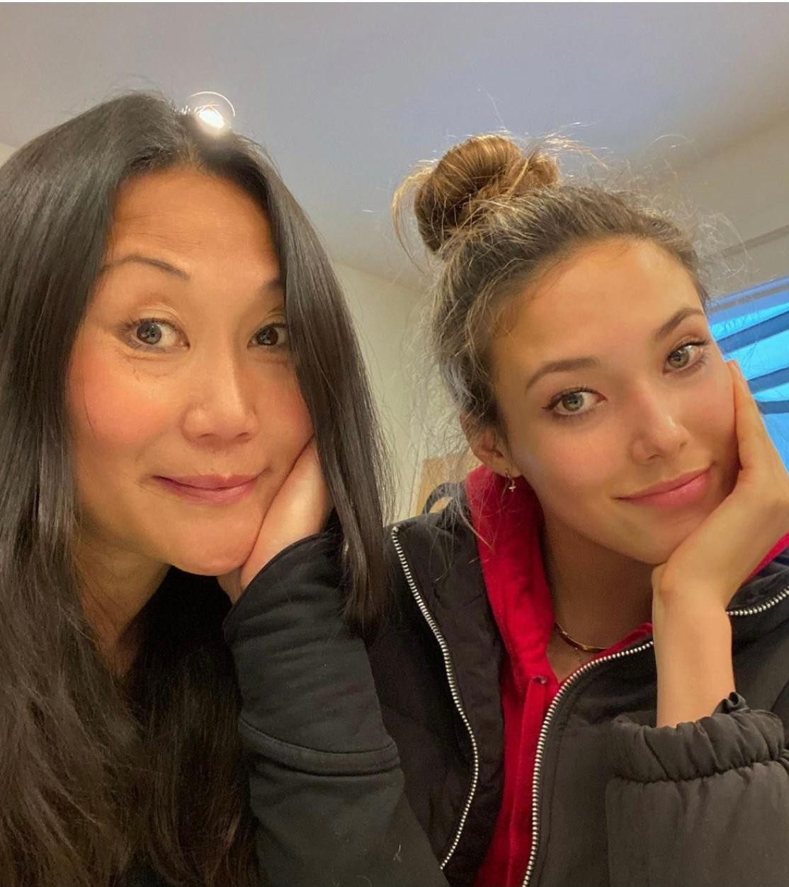 Eileen Gu chỉ nhắc đến mẹ trên các phương tiện truyền thông Eileen Gu chỉ nhắc đến mẹ trên các phương tiện truyền thông