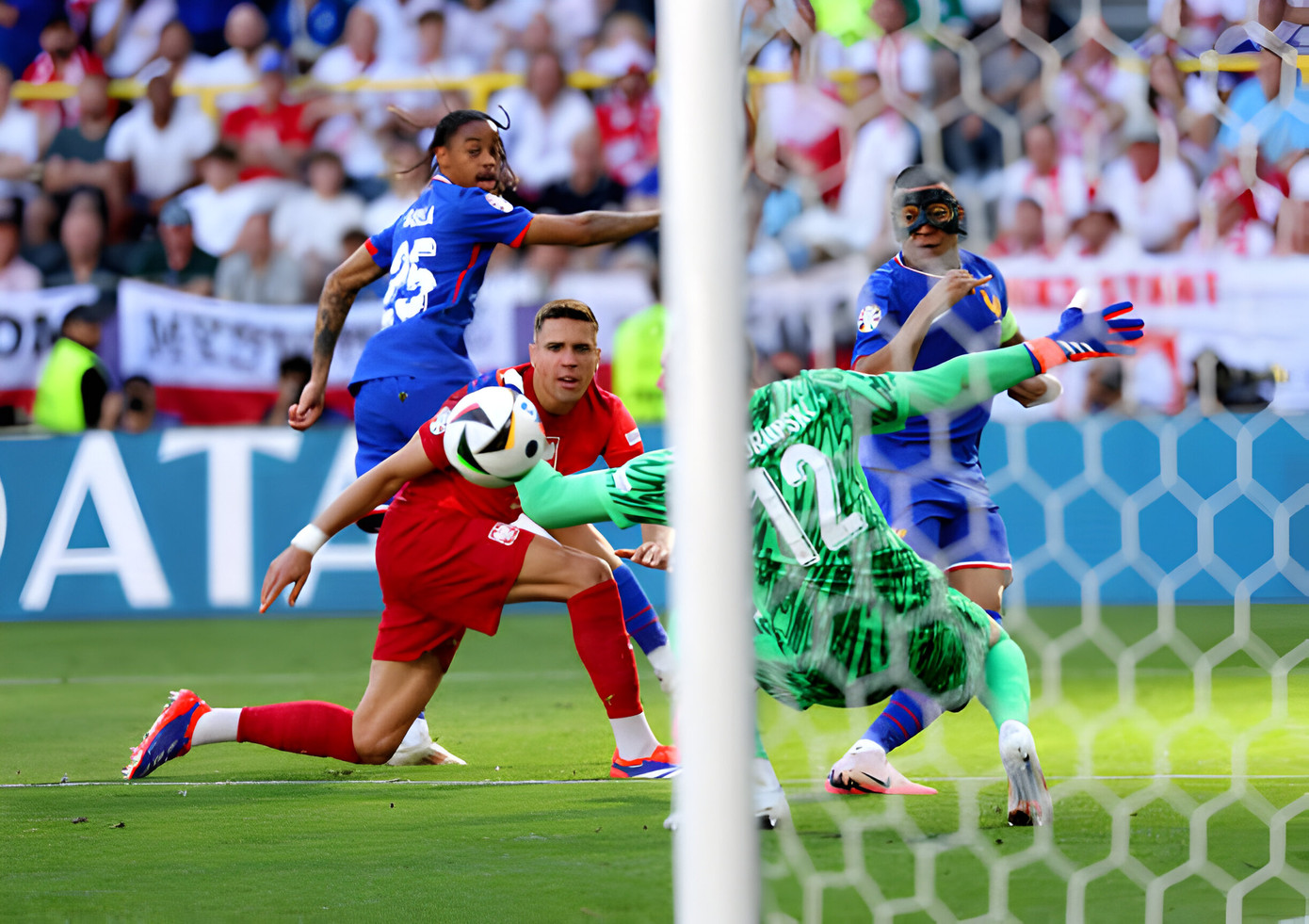 Ba Lan cầm hoà Pháp trong ngày chia tay EURO 2024 ảnh 16