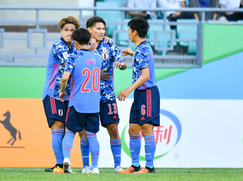 Sato (số 13) là người mở ra thắng lợi cho Nhật Bản