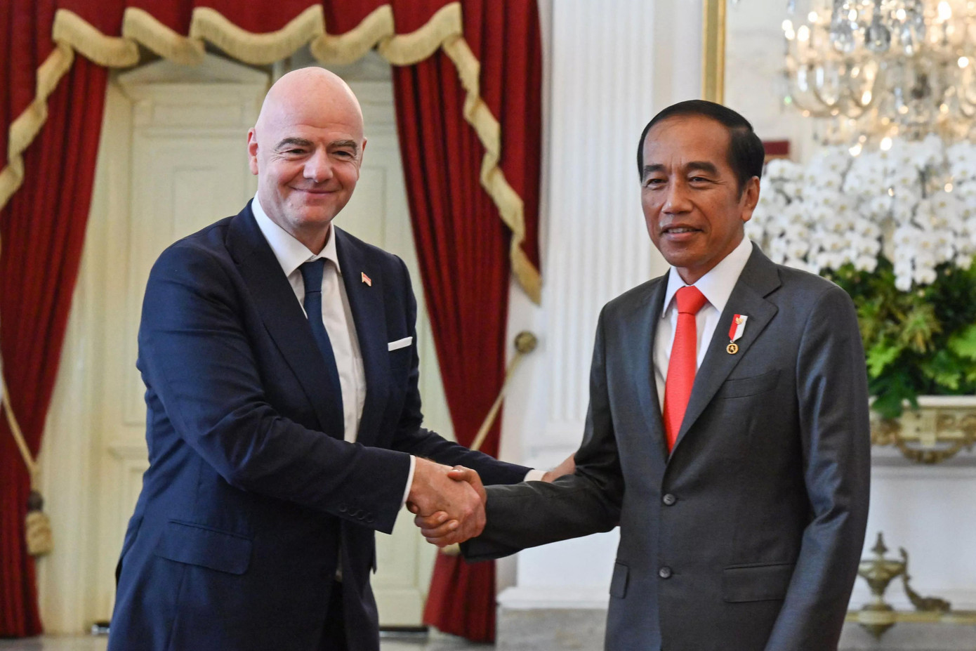 Tổng thống Indonesia, ông Widodo và chủ tịch FIFA Tổng thống Indonesia, ông Widodo và chủ tịch FIFA