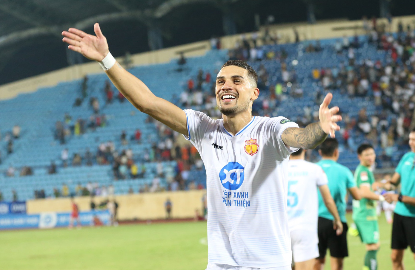 Nam Định thoát hiểm ngoạn mục