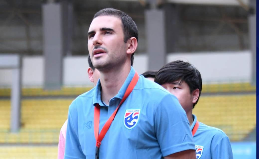 HLV Salvador đang bị chỉ trích vì "nói nhiều nhưng làm ít" HLV Salvador đang bị chỉ trích vì "nói nhiều nhưng làm ít"