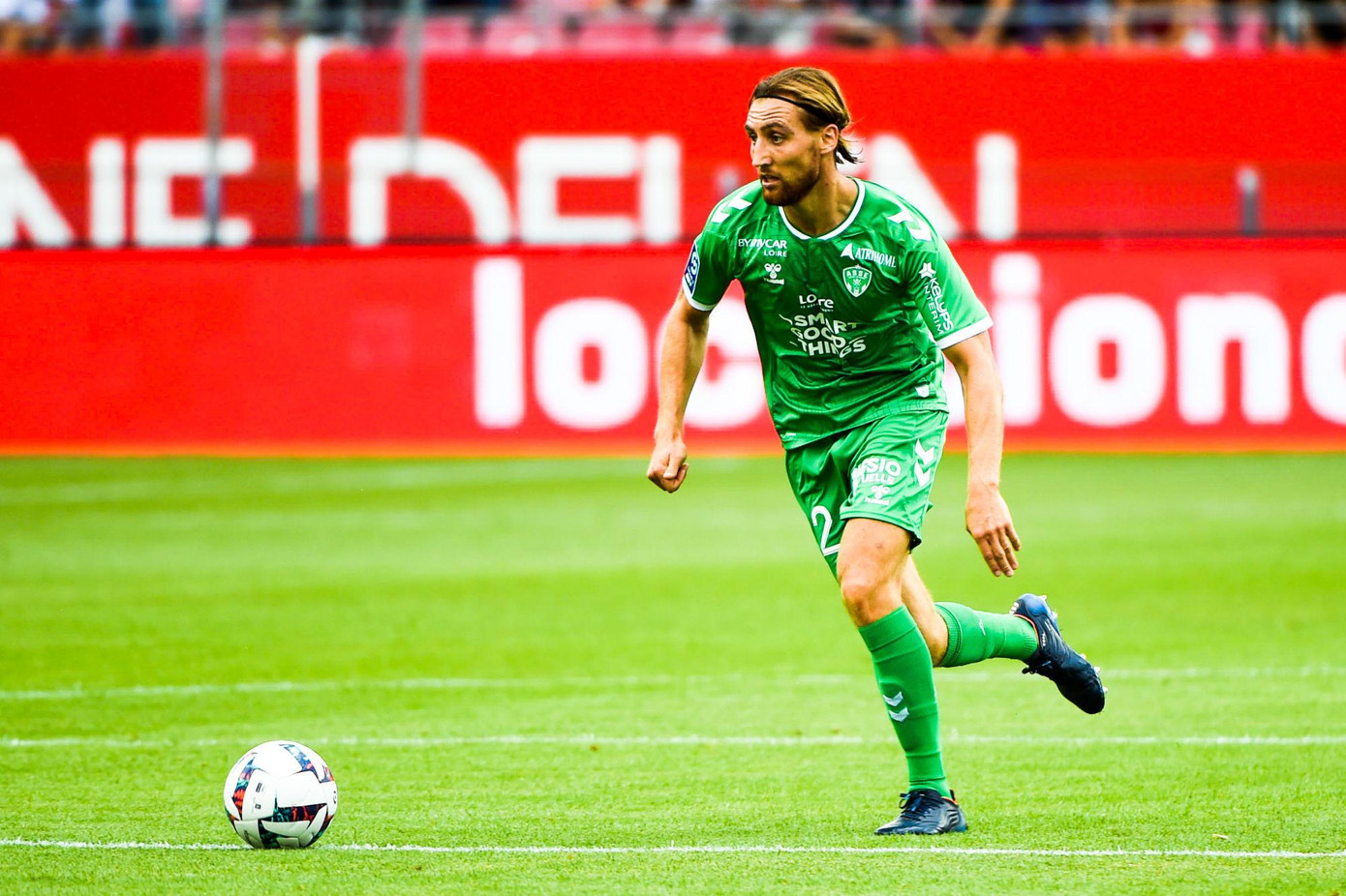 Lobry từng là &quot;bộ não&quot; của Pau trước khi nhường lại vị trí và số áo 19 cho Quang Hải để sang St.Etienne