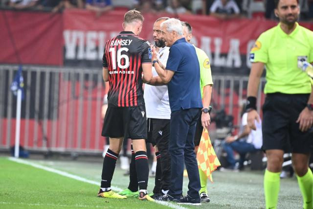 Ramsey không phải là cầu thủ không thể thay thế của HLV Favre Ramsey không phải là cầu thủ không thể thay thế của HLV Favre