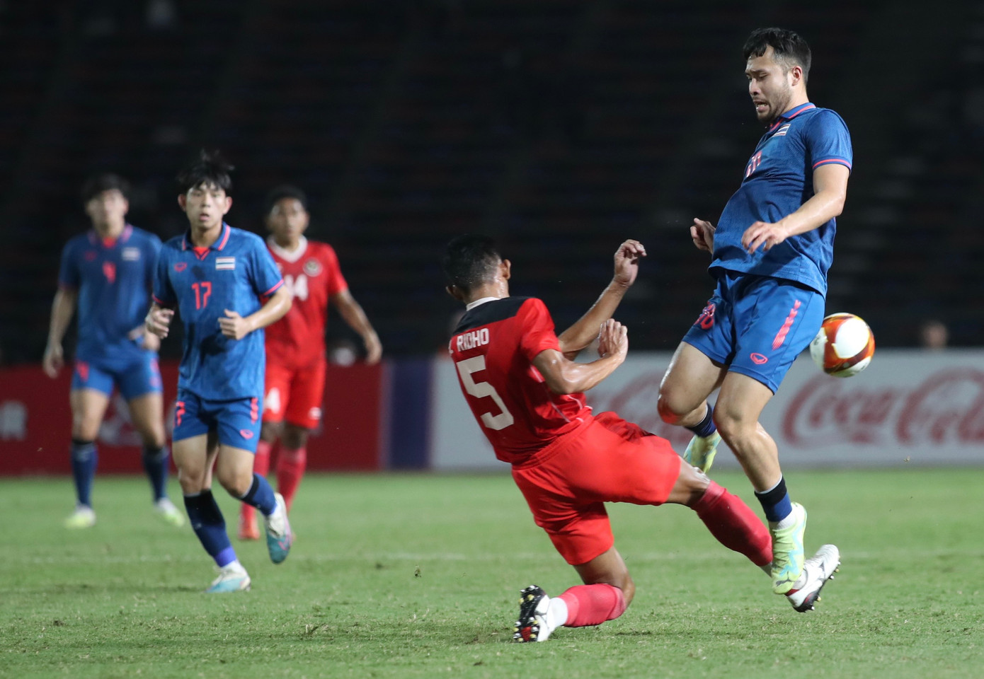 Hạ Thái Lan 5-2, Indonesia giành HCV SEA Games sau 32 năm chờ đợi ảnh 14