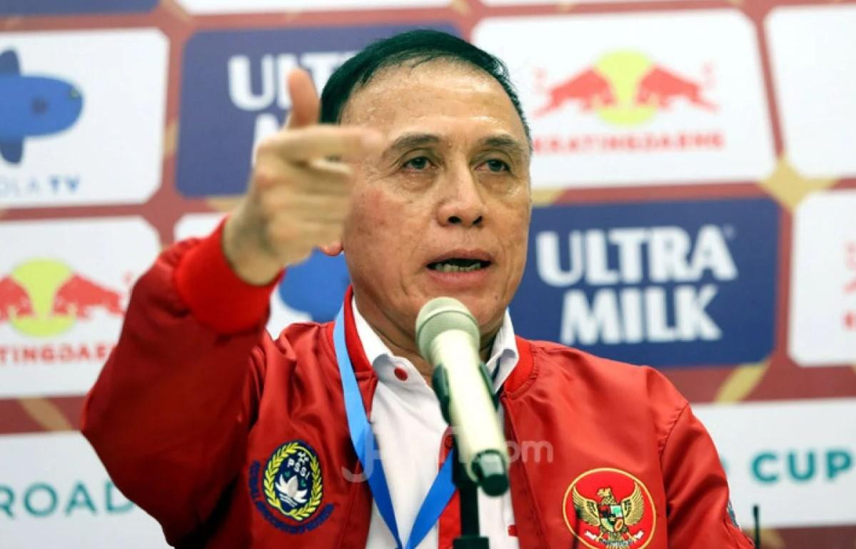 Chủ tịch Iriawan rất bất bình với những hành vi không đẹp của CĐV Indonesia