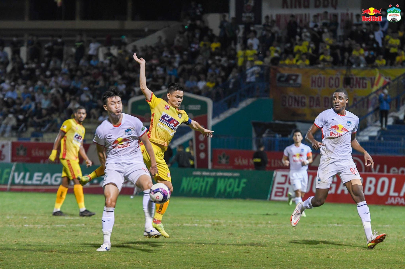 HAGL đã biết thắng sau 10 trận chỉ hòa và thua (ảnh: Fanpage HAGL)