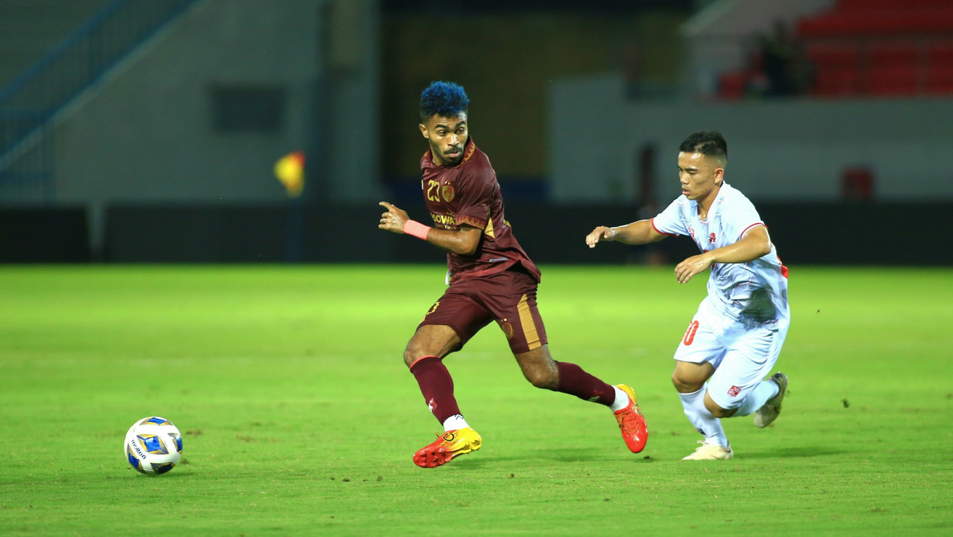 Hải Phòng (phải) chưa thắng trận nào suốt 8 vòng vừa qua Hải Phòng (phải) chưa thắng trận nào suốt 8 vòng vừa qua