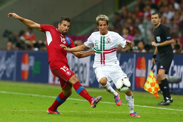 Czech nhập cuộc chủ động và không phải không có những cơ hội ăn bàn