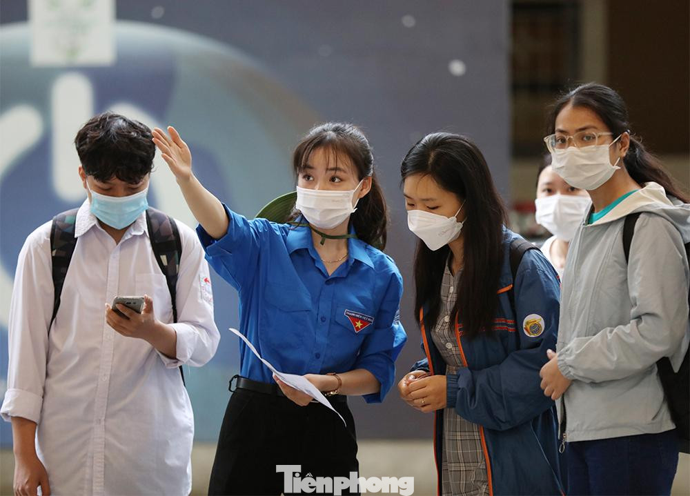 Theo đó, mỗi ngành học sẽ xét tuyển dựa theo kết quả thi đánh giá năng lực 2 môn (đã nhân hệ số và cộng điểm ưu tiên, nếu có). Các ngành có thi năng khiếu sẽ xét theo tổng điểm thi năng khiếu kết hợp với điểm thi đánh giá năng lực (đã nhân hệ số và cộng điểm ưu tiên, nếu có)