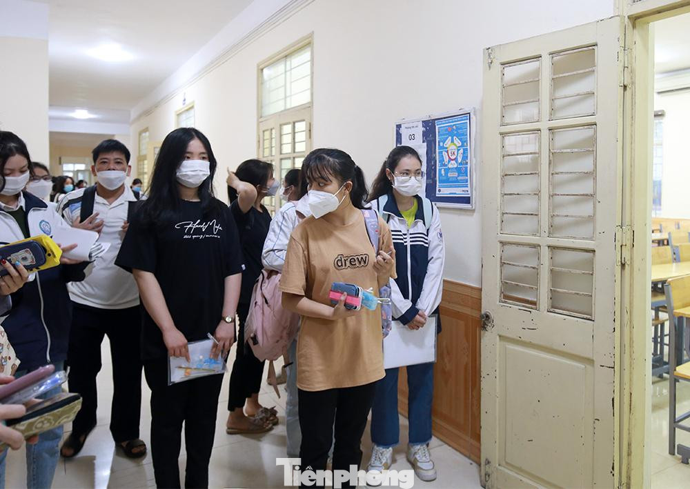 Thí sinh được đăng ký tối đa 2 nguyện vọng (2 tổ hợp để vào cùng 1 ngành hoặc vào 2 ngành khác nhau). Đối với thí sinh có 2 nguyện vọng xét tuyển theo phương thức 5, Trường xét nguyện vọng 1 trước, nếu nguyện vọng thứ nhất không trúng tuyển, nguyện vọng 2 được xét tuyển như nguyện vọng thứ nhất.