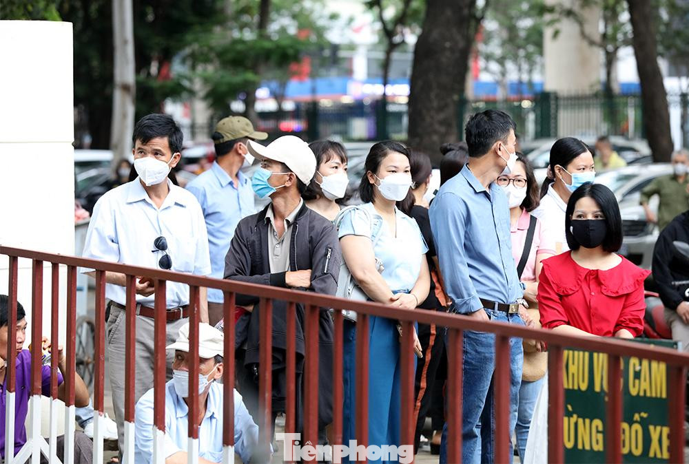 Năm 2022, bên cạnh các phương thức tuyển sinh đại học đã áp dụng từ những năm học trước như xét tuyển thẳng; sử dụng kết quả thi tốt nghiệp trung học phổ thông và tổ chức thi các môn năng khiếu để xét tuyển vào các ngành có xét tuyển môn thi năng khiếu; ưu tiên cộng điểm; xét tuyển thẳng đối với thí sinh viết bài luận đạt kết quả tốt, trường Đại học Sư phạm Hà Nội bổ sung phương thức tuyển sinh mới (phương thức 5) là xét tuyển dựa trên kết quả thi đánh giá năng lực kết hợp với kết quả học tập trung học phổ thông.