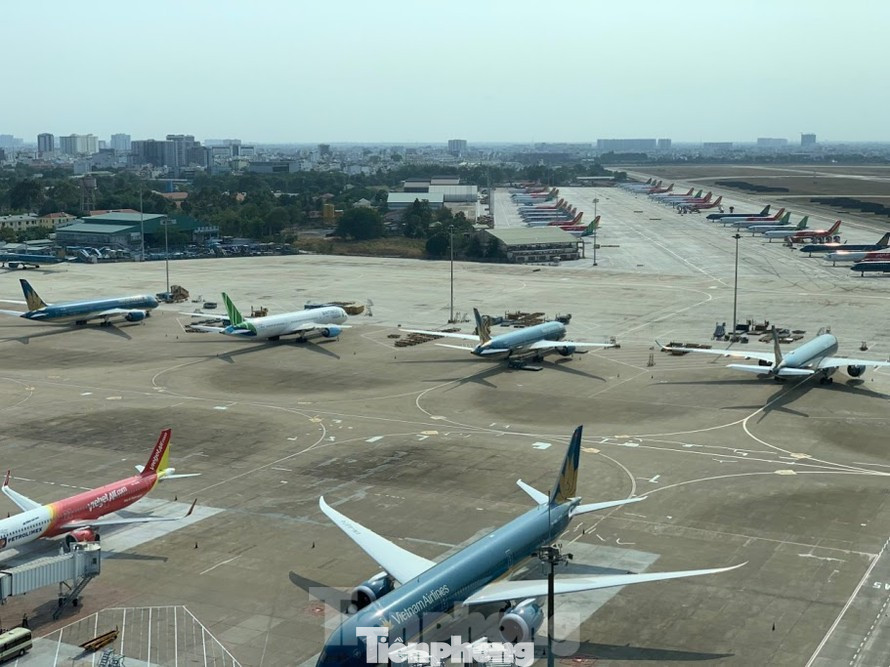 Khách quốc tế phục hồi chậm hơn kỳ vọng, các hãng hàng không vẫn phải cố bay để giữ slot cho mùa bay năm sau.