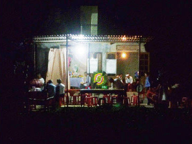 Đám tang của bà mẹ phải chết oan vì nghịch tử. Ảnh: Hiếu Giang (Dân trí) Đám tang của bà mẹ phải chết oan vì nghịch tử