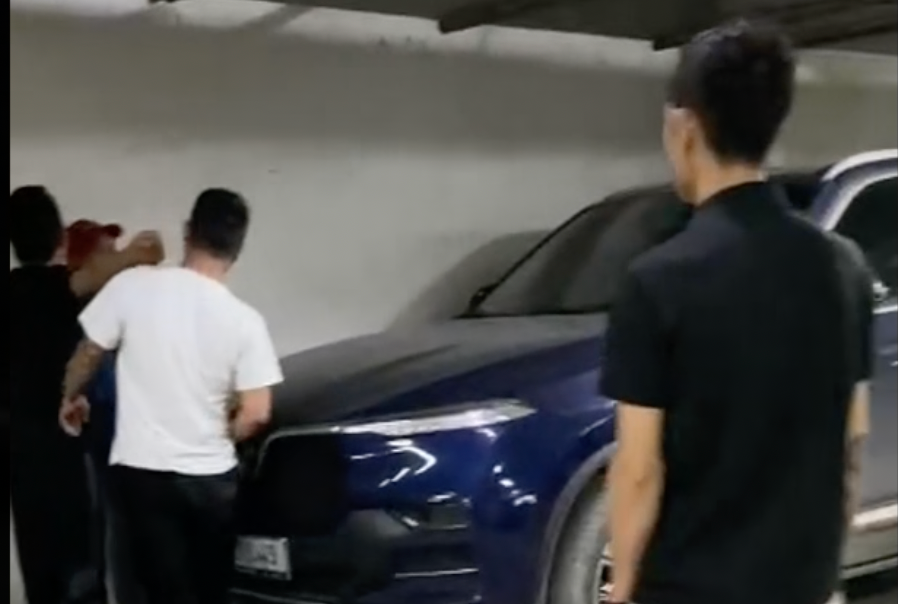 Ông Tú bị nhóm đối tượng tấn công "hội đồng" ngay tại tầng hầm tòa nhà Park View Tower.