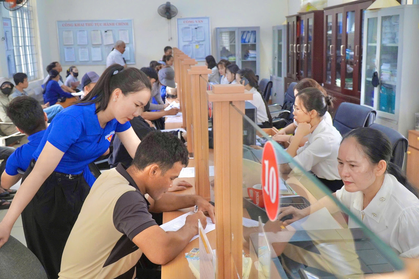 Đội hình thanh niên tình nguyện &quot;đồng hành cùng địa phương&quot; của tỉnh Quảng Trị.