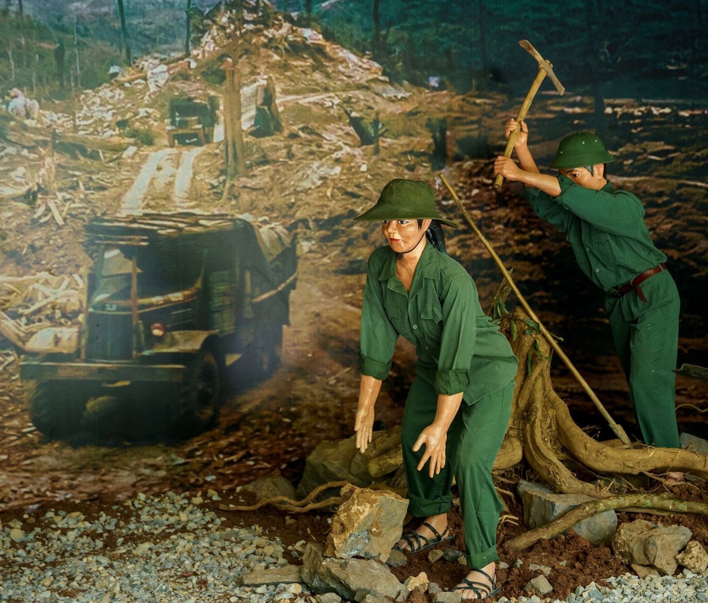 Những người lính mở đường năm xưa.