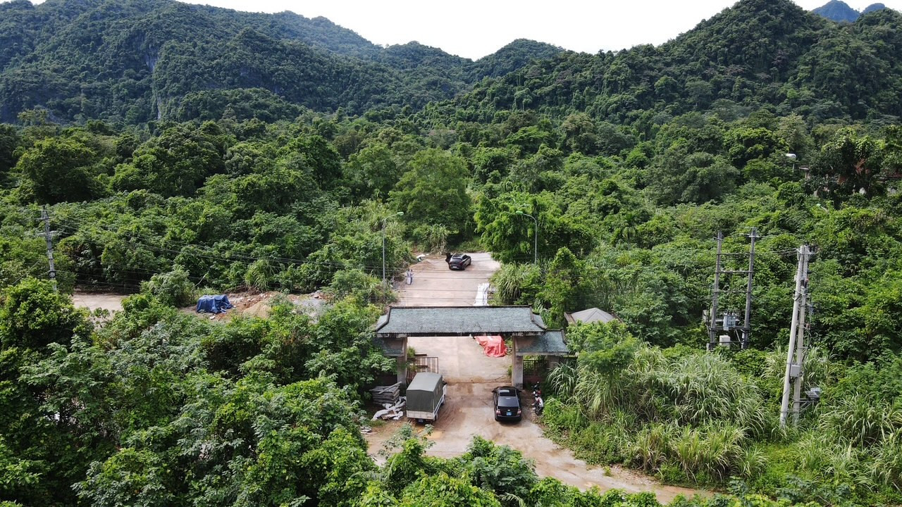 Cổng vào dự án. Cổng vào dự án.