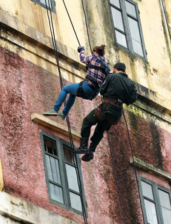 Cảnh sát cơ động luyện tập tình huống giả định "Giải cứu con tin". Cảnh sát cơ động luyện tập tình huống giả định