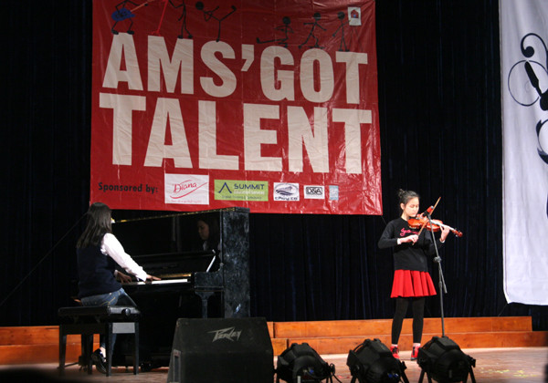 Tiết mục của hai thí sinh đang học lớp 7