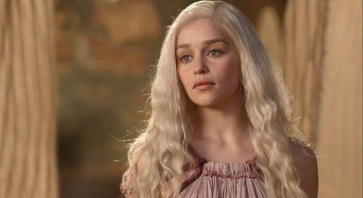Nhan sắc nữ thần của Daenerys Targaryen. Nhan sắc nữ thần của Daenerys Targaryen.