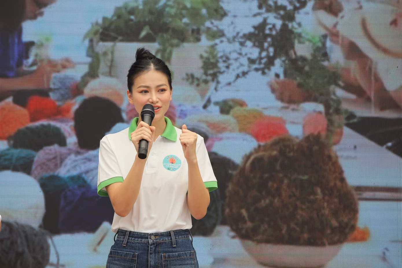Người đẹp còn là đại sứ và diễn giả truyền cảm hứng trong nhiều chương trình.