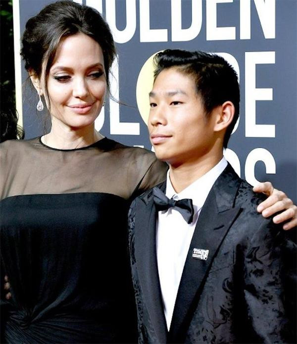 Angelina luôn tạo điều kiện tốt nhất để Pax có thể phát triển về mọi mặt. Angelina luôn tạo điều kiện tốt nhất để Pax có thể phát triển về mọi mặt.