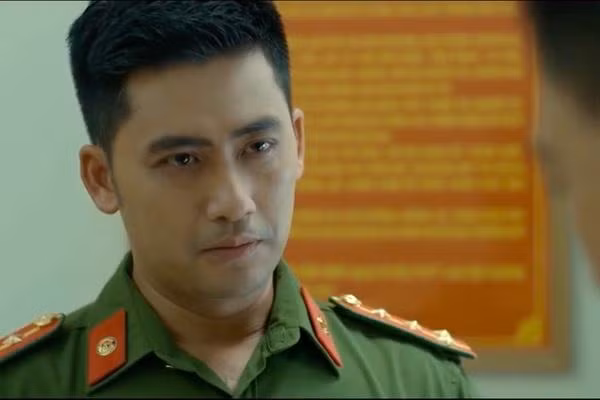Bảo Anh nổi tiếng với vai "Bảo Ngậu" trong phim Người Phán Xử.