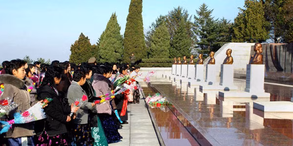 Dân Triều Tiên cũng có nhiều hoạt động hướng tới Ngày của Mẹ 16-11