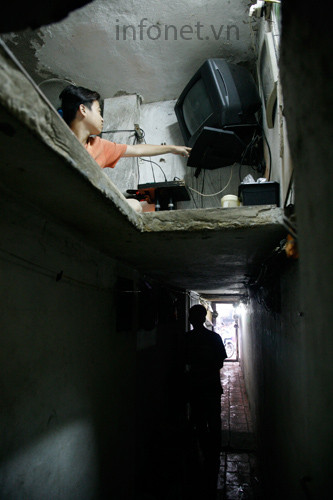 Lối lên nhà anh Xuân nhìn từ bên dưới