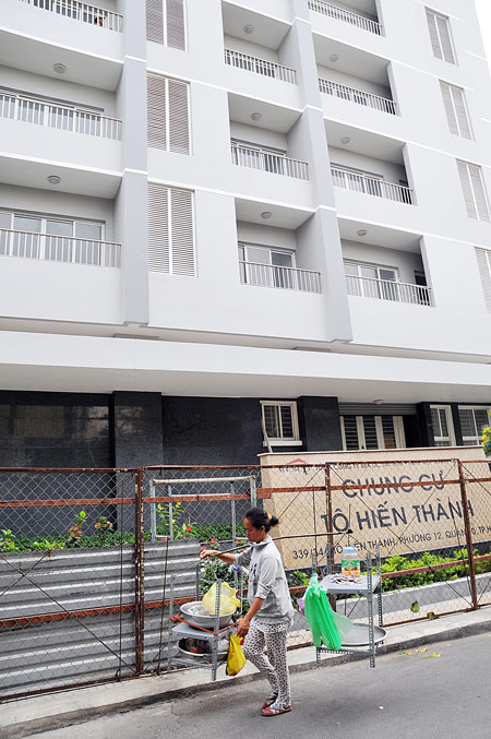 Dự kiến cuối tháng 3 này TP sẽ ký hợp đồng bàn giao nhà ở xã hội đầu tiên cho người dân tại chung cư Tô Hiến Thành. Ảnh: D.Đ.Minh. Dự kiến cuối tháng 3 này TP sẽ ký hợp đồng bàn giao nhà ở xã hội đầu tiên cho người dân tại chung cư Tô Hiến Thành. Ảnh: D.Đ.Minh