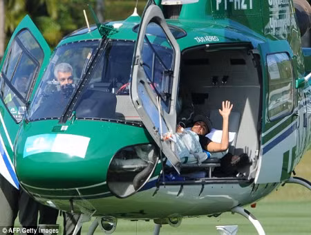 Neymar buồn bã tạm biệt World Cup 2014 ảnh 3
