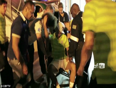 Neymar buồn bã tạm biệt World Cup 2014 ảnh 6