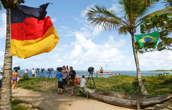 Tuyển Đức vẫn bị 'cầm tù' tại World Cup ảnh 1