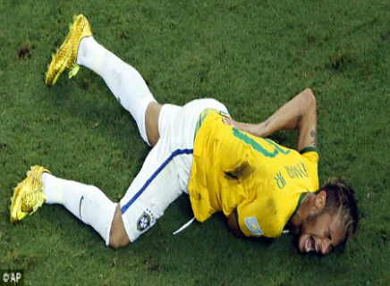 Neymar buồn bã tạm biệt World Cup 2014 ảnh 4