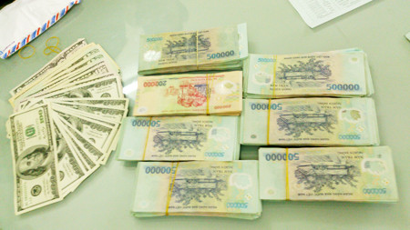 Tang vật liên quan vụ án