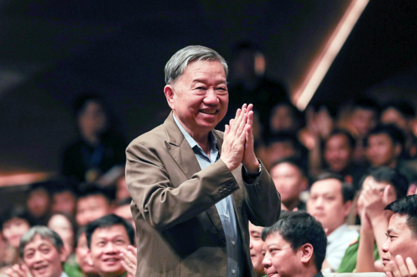 Bộ trưởng Tô Lâm đến dự tổng duyệt chương trình. Bộ trưởng Tô Lâm đến dự tổng duyệt chương trình.