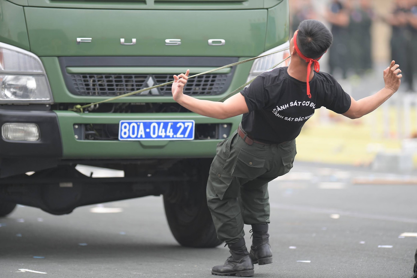 Biểu diễn khí công. Biểu diễn khí công.