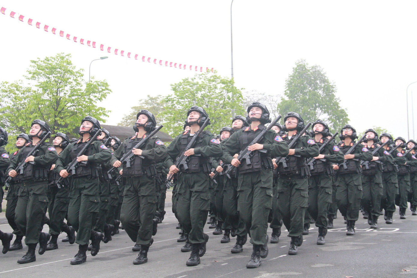 Các chiến sĩ trước ngày kỷ niệm.