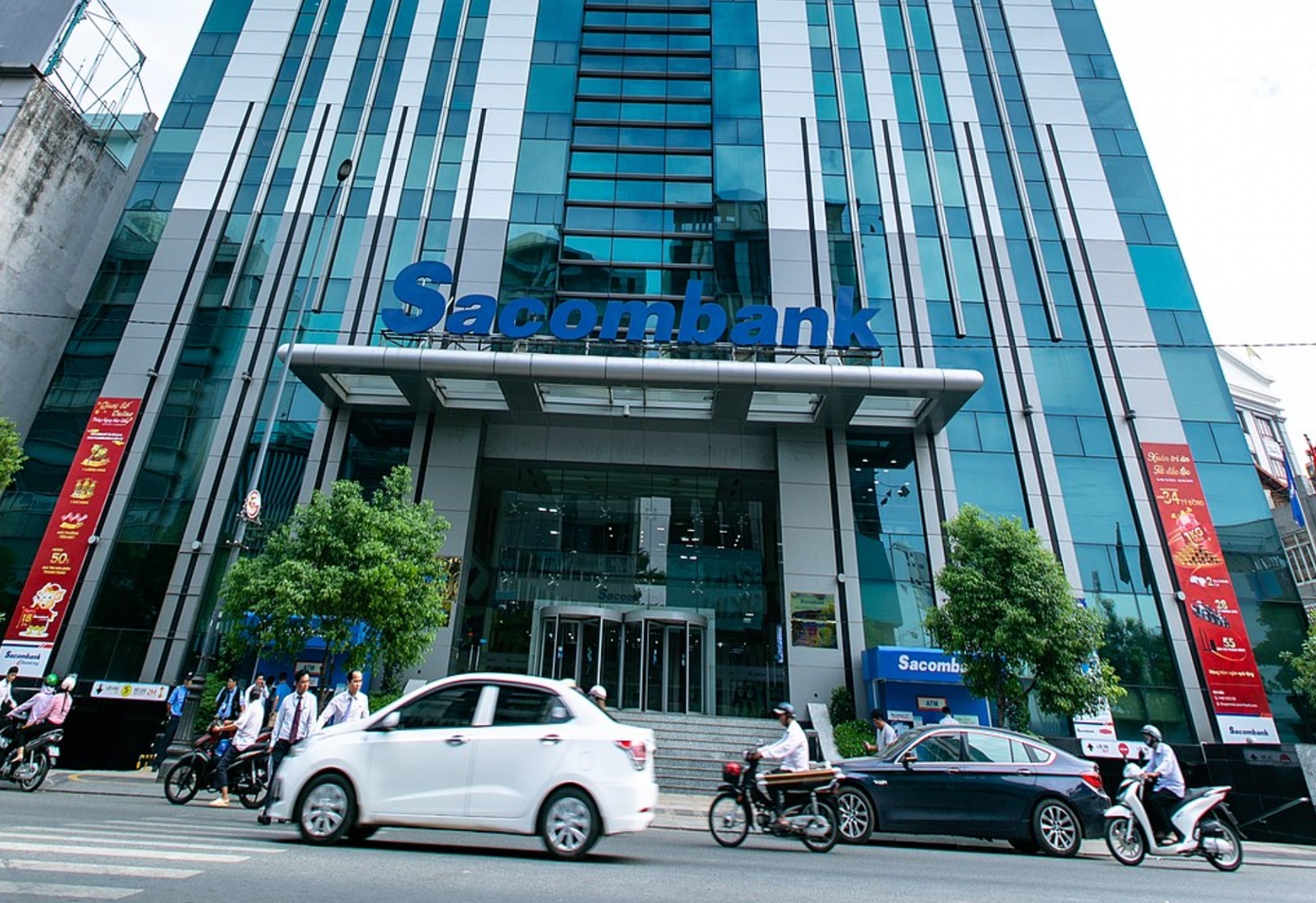 phía Sacombank khẳng định, Chủ tịch HĐQT Dương Công Minh không liên quan đến vụ án Vạn Thịnh Phát, không bị cấm xuất cảnh theo như thông tin lan truyền trên Facebook. phía Sacombank khẳng định, Chủ tịch HĐQT Dương Công Minh không liên quan đến vụ án Vạn Thịnh Phát, không bị cấm xuất cảnh theo như thông tin lan truyền trên Facebook.