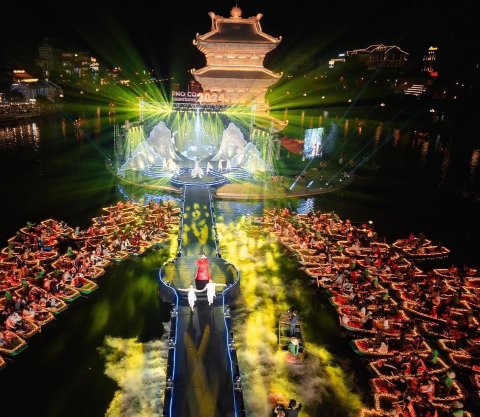 Những màn nghệ thuật đẹp lung linh tại hồ Kỳ Lân. Những màn nghệ thuật đẹp lung linh tại hồ Kỳ Lân.