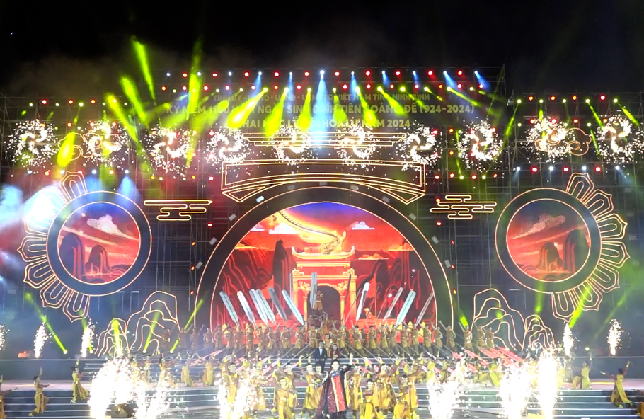 Không khí buổi lễ mừng sinh nhật Đinh Tiên Hoàng đế. Ảnh: C.L