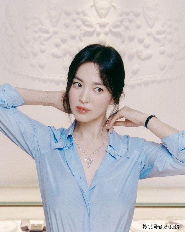 Song Hye Kyo càng có sức ảnh hưởng sau khi ly hôn. Song Hye Kyo càng có sức ảnh hưởng sau khi ly hôn.
