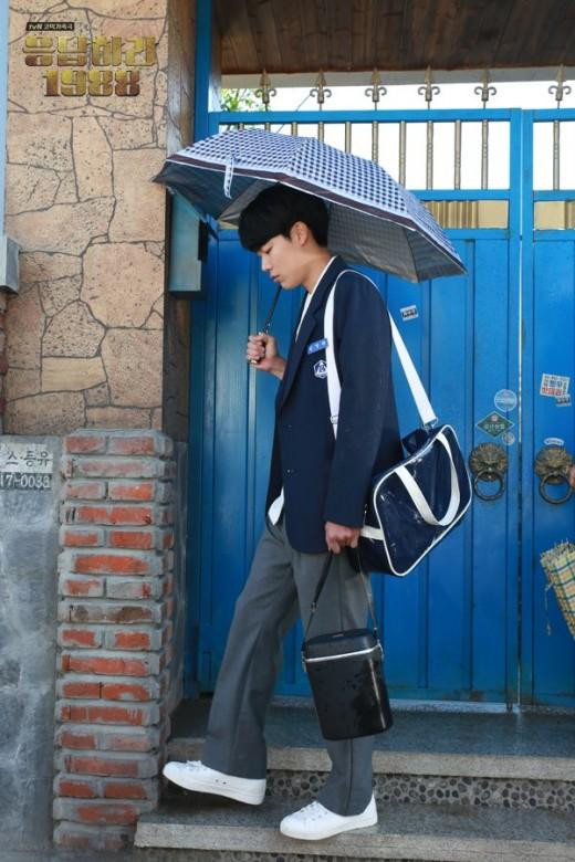 Dù không sở hữu ngoại hình "đẹp hơn hoa", Ryu Joon Yeol vẫn khiến fan nữ xiêu lòng với tạo hình học sinh. Đáng nói hơn, thời điểm đóng phim vào năm 2015, anh đã 30 tuổi. Dù không sở hữu ngoại hình "đẹp hơn hoa", Ryu Joon Yeol vẫn khiến fan nữ xiêu lòng với tạo hình học sinh. Đáng nói hơn, thời điểm đóng phim vào năm 2015, anh đã 30 tuổi.