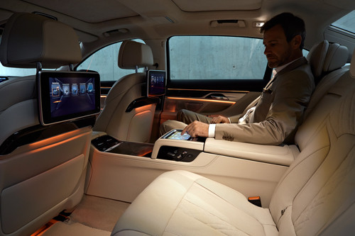 BMW serie 7 ở Trung Quốc có điện thoại riêng ảnh 8