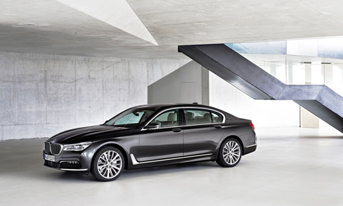 BMW serie 7 ở Trung Quốc có điện thoại riêng ảnh 2