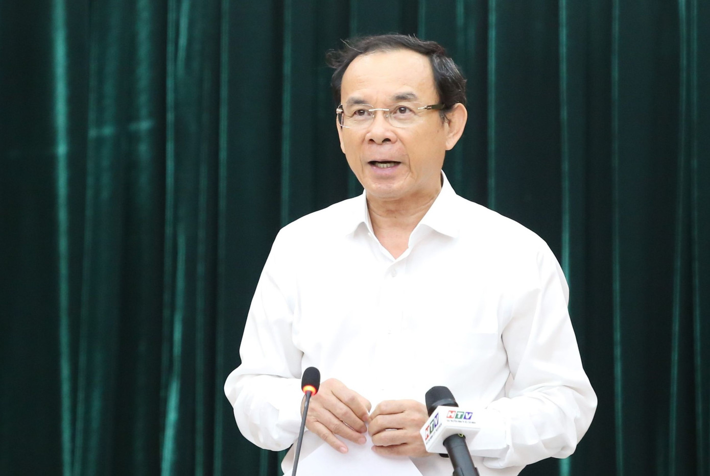 Bí thư Thành ủy TPHCM Nguyễn Văn Nên kết luận phiên họp. Ảnh: Ngô Tùng.